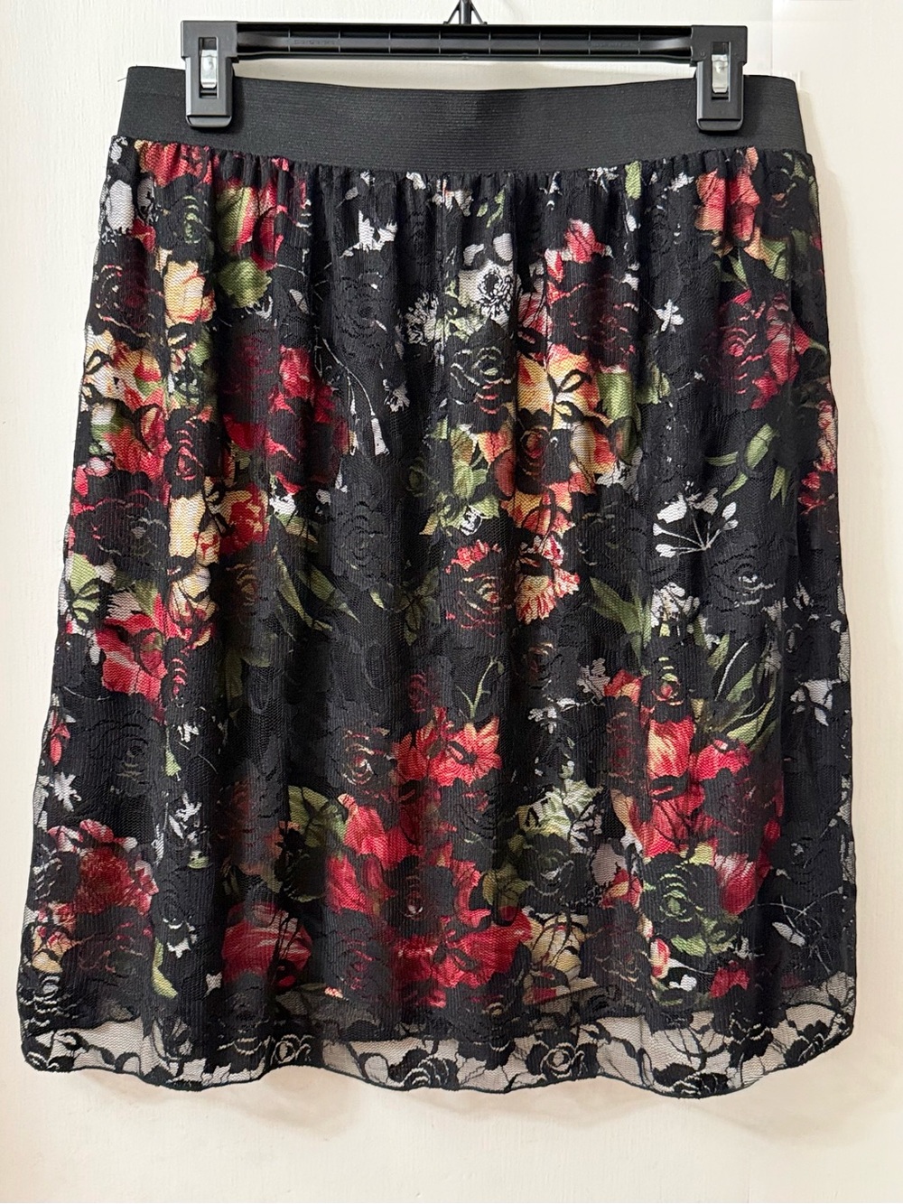 PRETTY FLORAL PATTERN SKIRT WITH BLACK FLORAL FISHNET COVERING